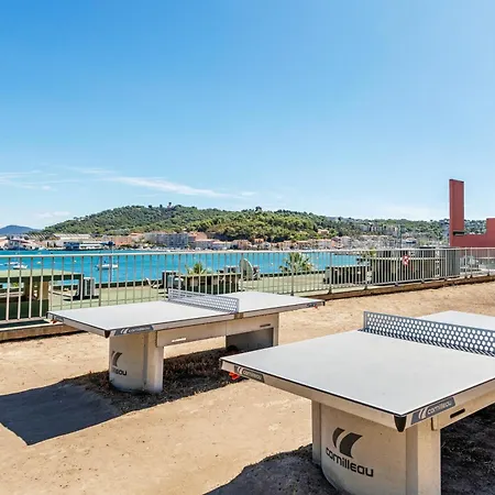 アパートホテル Pierre & Les Jardins De La Cote D'azur サン・マンドリエ・シュル・メール